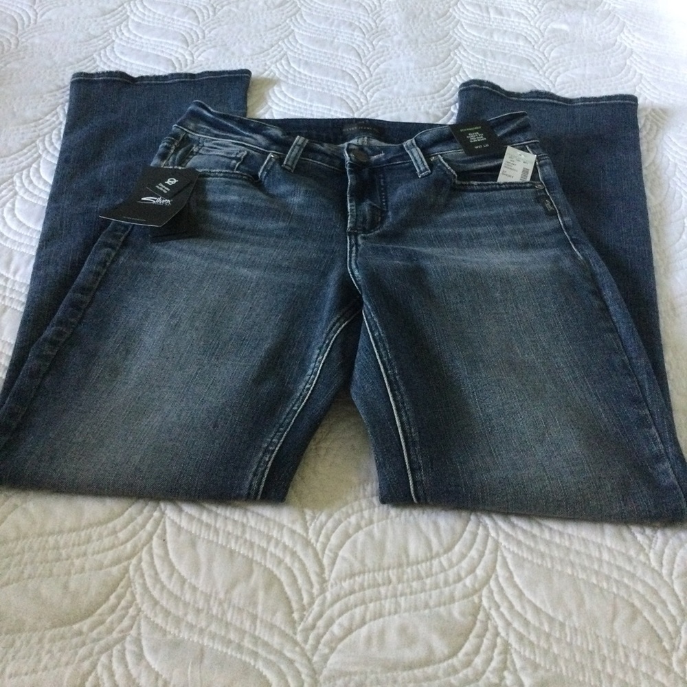 Silver Jeans Eylse Slim Boot.     W27/L31